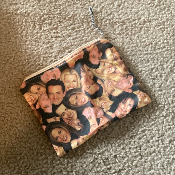 FRIENDS MINI MAKE-UP BAG - Picture 1 of 4